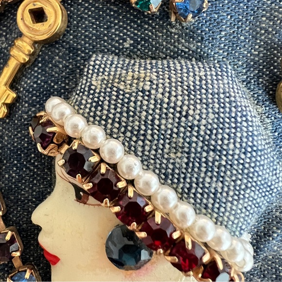 1980s Brooch Denim Heart Beading Jewels Hand-Crafted Pin - Picture 7 of 8